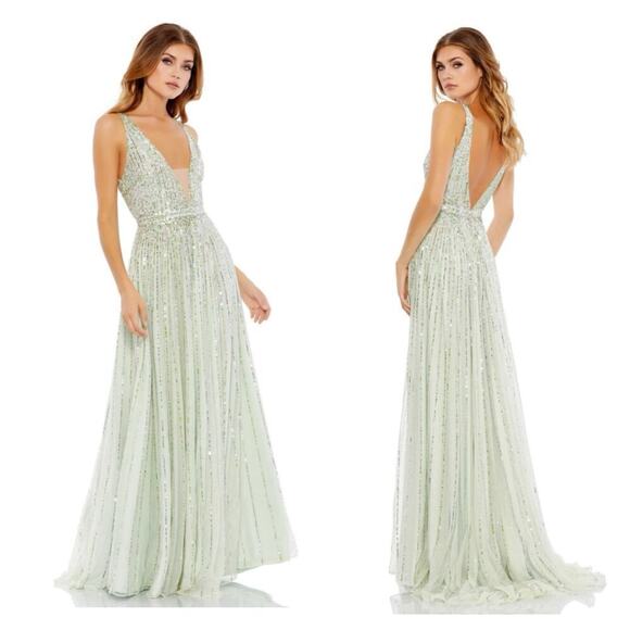 Mac Duggal Sequin Plunge V-Neck Neck Gown Sleeveless Mint Green Size 10 NWT - Picture 1 of 12